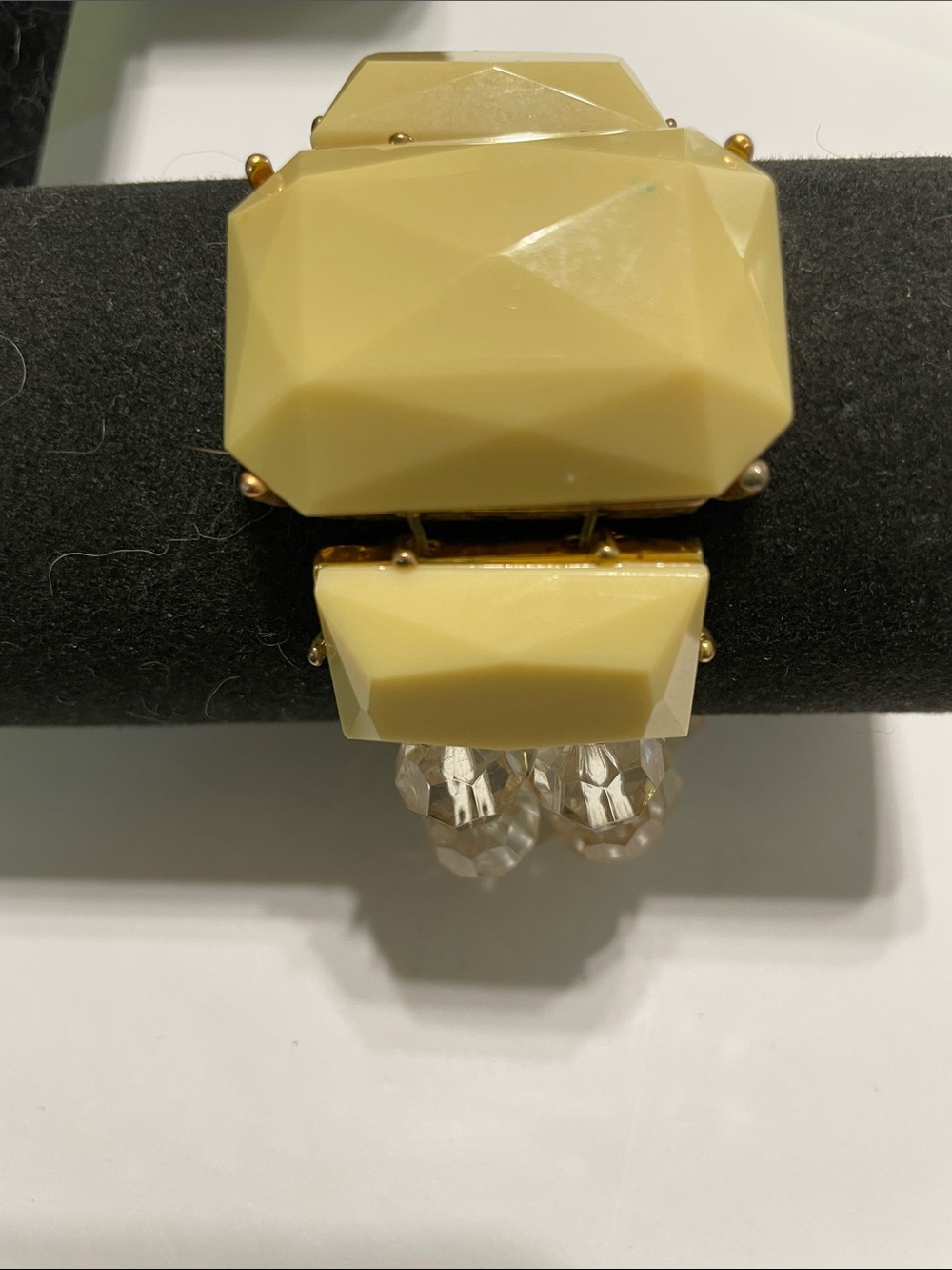 Honey Cream Faceted Stone Drop Bracelet. 9/6/6/2